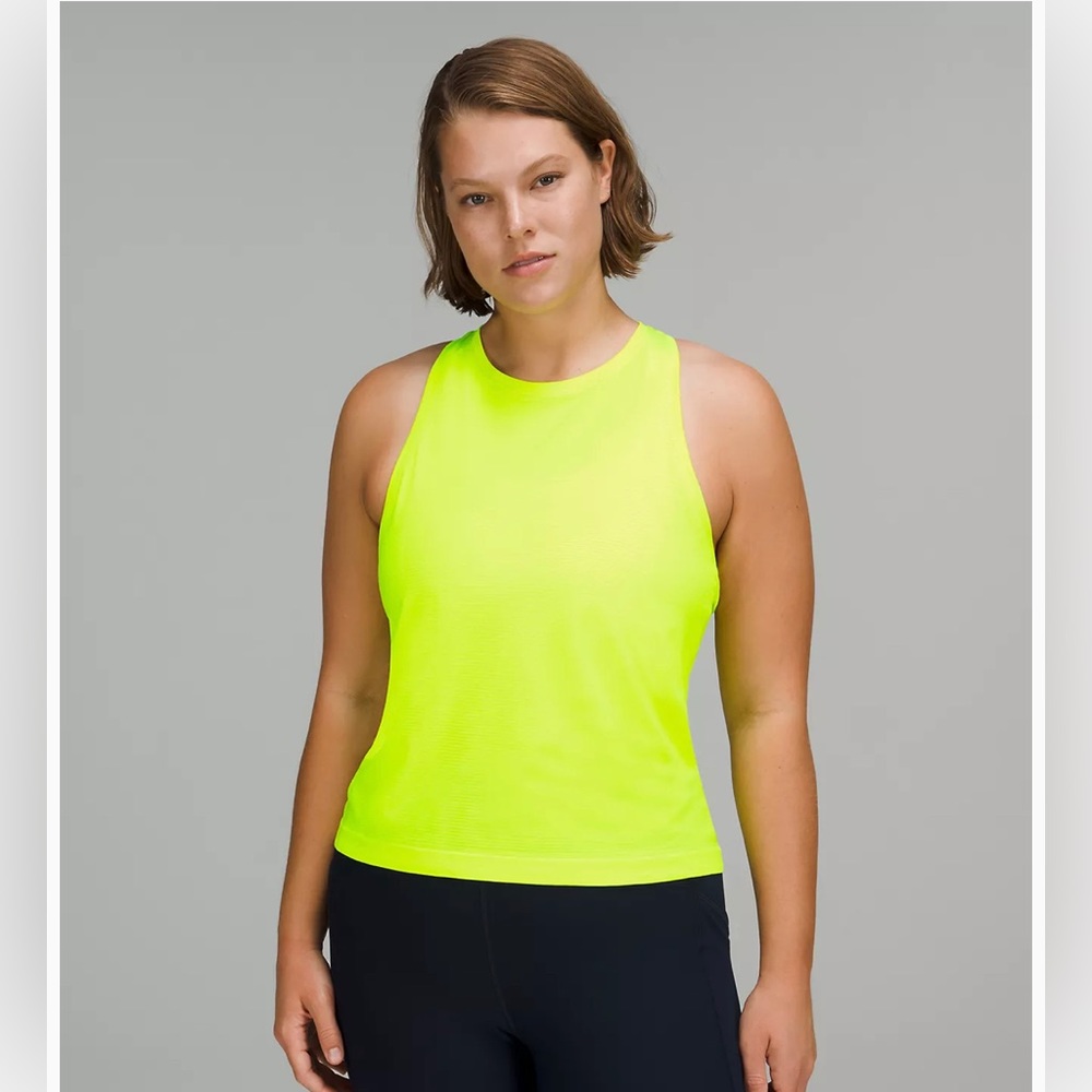 Swiftly Tech High-Neck Tank Top 2.0
Race Length size 6 highlight yellow